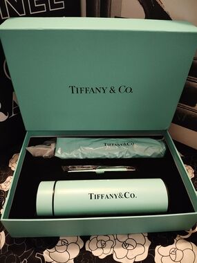 Signature Blue Travel Gift Set with Digital Thermos, Umbrella, Pen